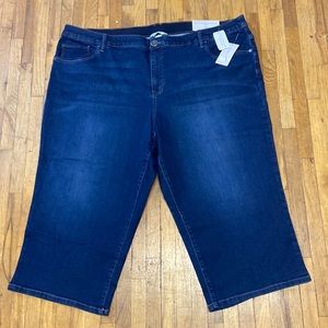 4/$10- CJ Banks Capri